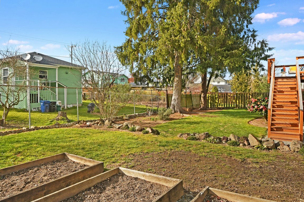 Property Photo: 6533 43rd Ave S 6533 43rd Ave S  WA 98118 