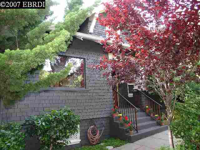 1703 16th Ave  Oakland CA 94606-3929 photo