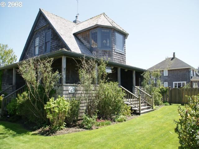 Property Photo:  101 Cottage  OR 97138 