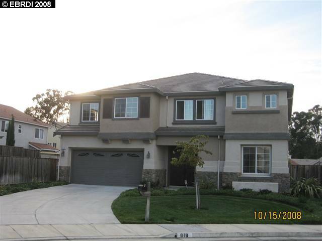 Property Photo:  818 Sunny Glen Court  CA 94806-6113 