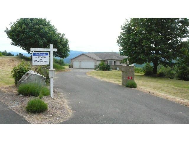 Property Photo:  70 Sapphire  WA 98671 