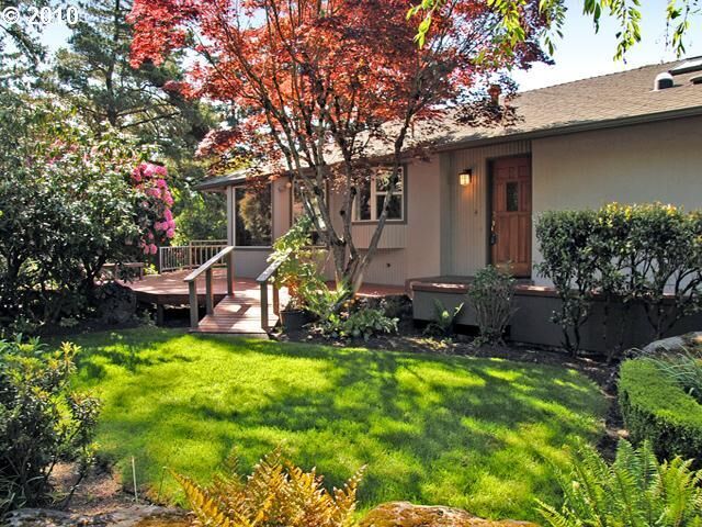 Property Photo:  3075 SW 70th Ave  OR 97225 