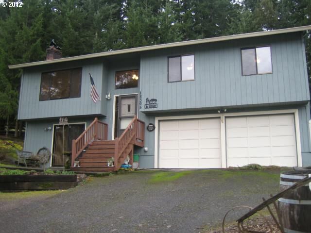 Property Photo: 18395 S Henrici Rd OR 97045