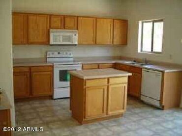 Property Photo:  956 E Denim Trail  AZ 85143 
