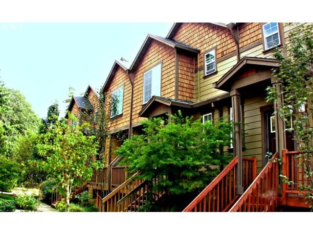 Property Photo:  1077 SW 162nd Ave  OR 97006 