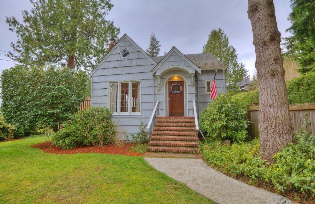 Property Photo:  2412 SW 151st St  WA 98166 