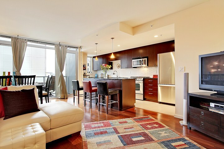 Property Photo: 76 Cedar St 611 WA 98121