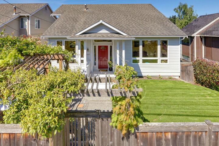 3247 32nd Ave W  Seattle WA 98199 photo