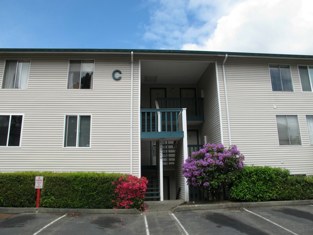 Property Photo: 17431 Ambaum Blvd S C42 WA 98148