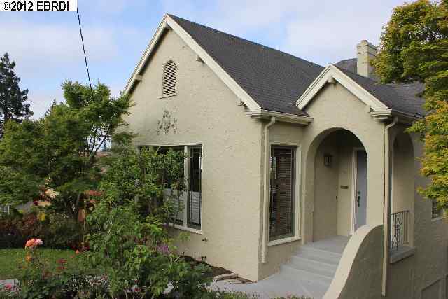 Property Photo:  55 Prospect Rd  CA 94610-1130 