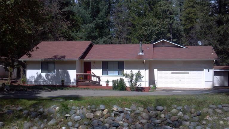 Property Photo: 6165 Hillcrest Ct CA 95631