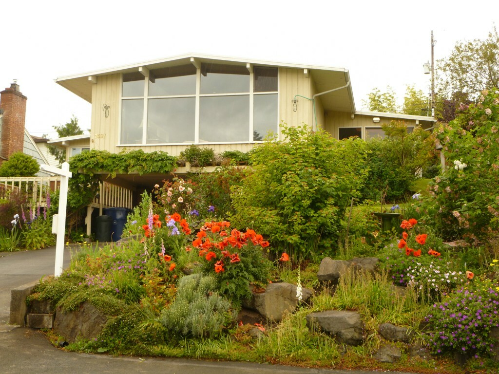 Property Photo:  7537 S Lakeridge Dr  WA 98178 