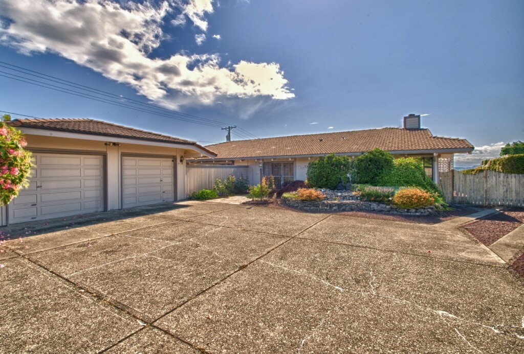 Property Photo: 1752 Ventura Dr WA 98465