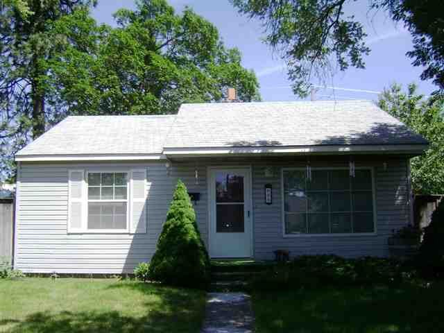 Property Photo:  923 E Rowan Ave  WA 99207 