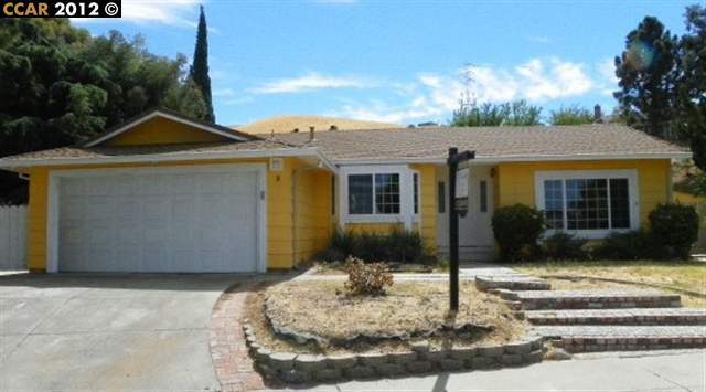 Property Photo: 3 Laguna Pl CA 94565