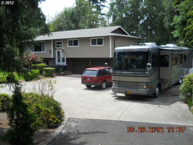 Property Photo:  16015 SE River Rd  OR 97267 