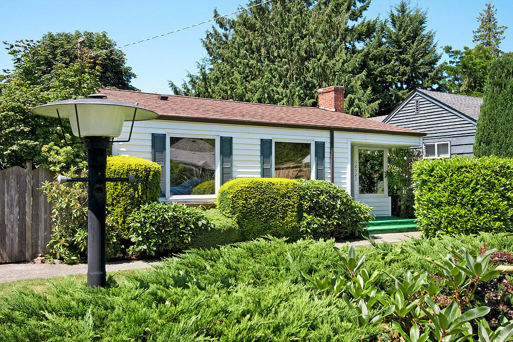 Property Photo: 12523 Phinney Avenue N WA 98133