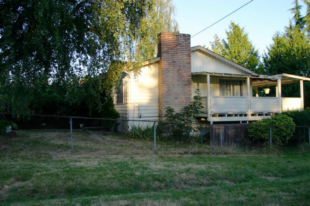 Property Photo:  4601 S Cooper St  WA 98118 