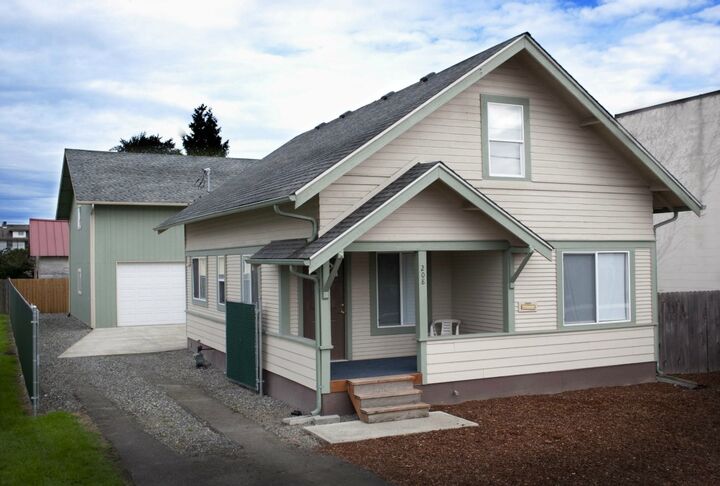 208 G St SW  Auburn WA 98001 photo