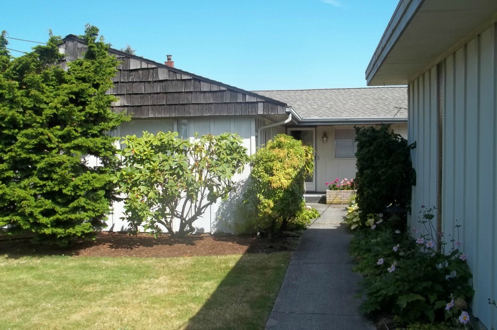 Property Photo:  626 Hillcrest Dr  WA 98221 