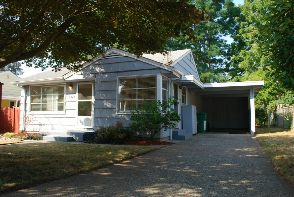 Property Photo:  7547 37th Ave NE  WA 98115 