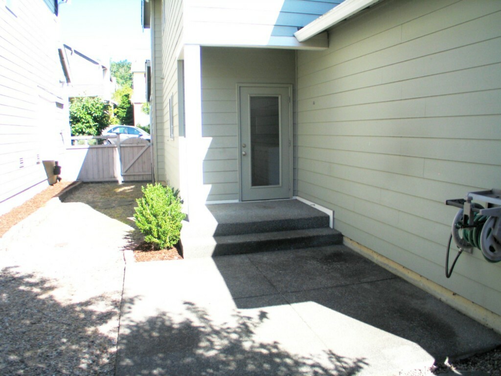 Property Photo: 17023 Woodside Dr SE WA 98058