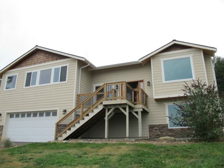 Property Photo:  1238 View Street  WA 98282 