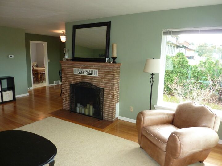 Property Photo: 910 9th Ave N WA 98020