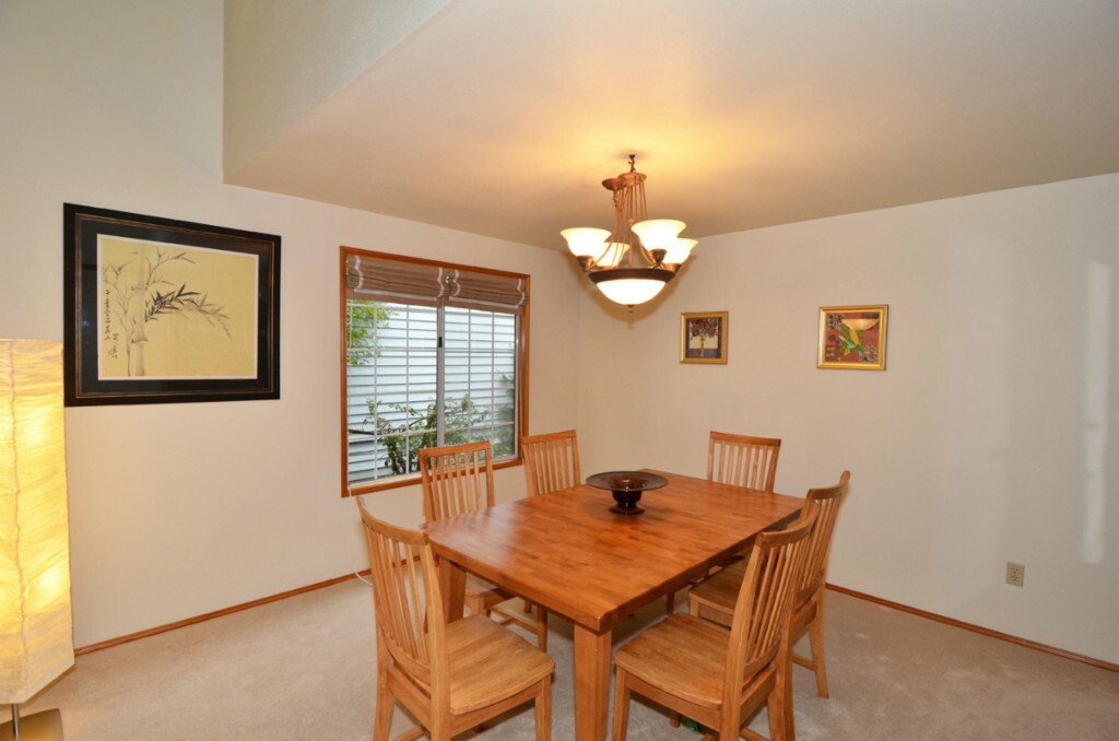 Property Photo:  24211 SE 40th St  WA 98029 