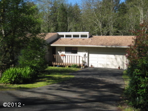 Property Photo: 206 SW The Pines Drive OR 97341