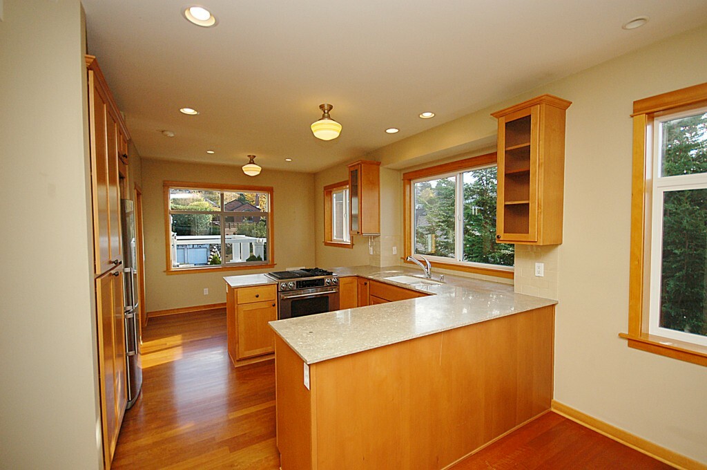 Property Photo: 1939 10th Ave W A WA 98119