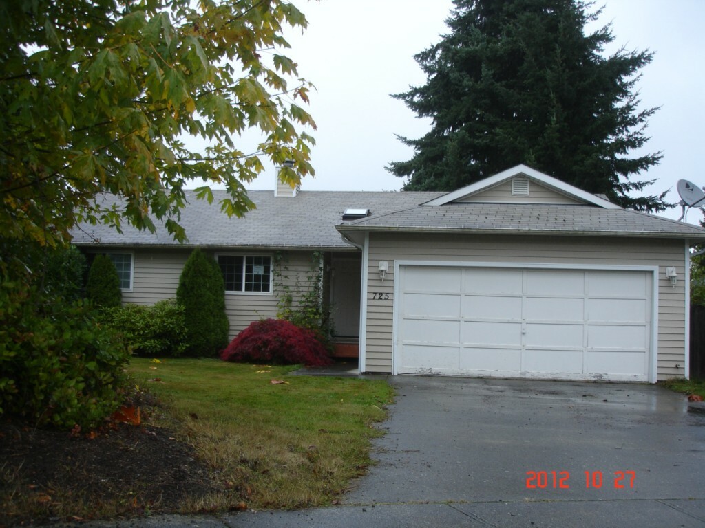 Property Photo:  725 145th Place SW  WA 98087 