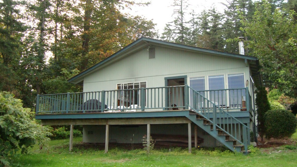 Property Photo: 891 East Camano Dr WA 98282