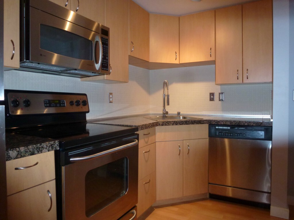 Property Photo:  103 Bellevue Ave E 204  WA 98102 