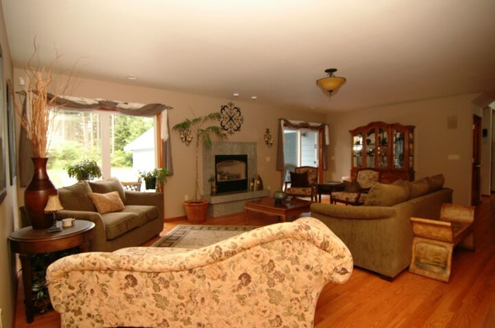 Property Photo: 12708 440th Place SE WA 98045