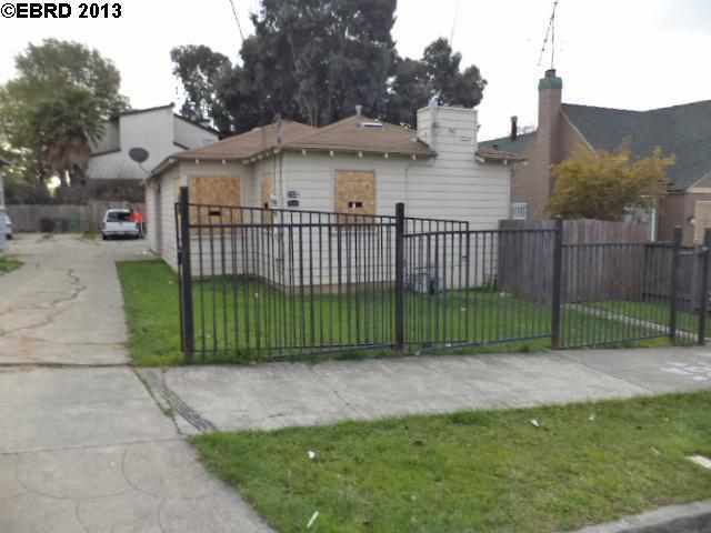 Property Photo:  2332 96th Ave  CA 94603 