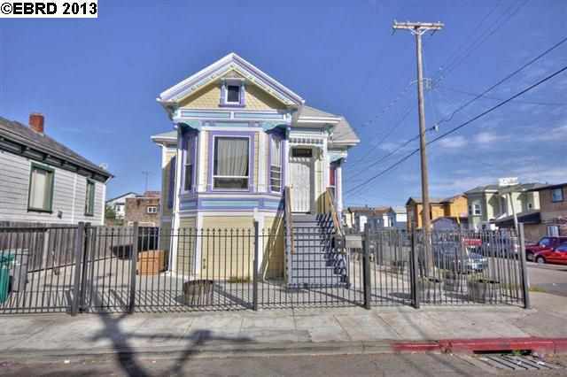 Property Photo:  1054 24th St  CA 94607-2949 