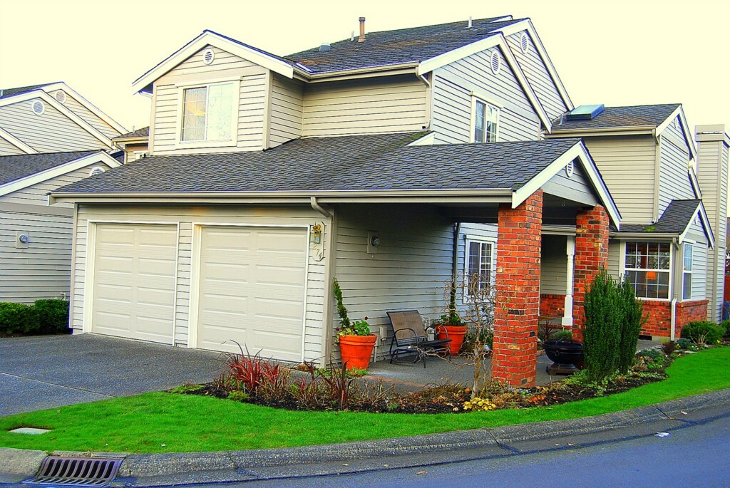 Property Photo:  274 145th Place SE  WA 98007 