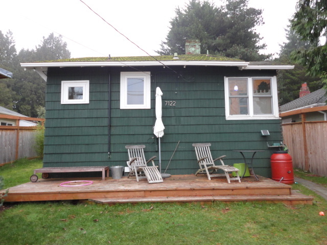 Property Photo: 7122 Fauntleroy Ave SW WA 98136