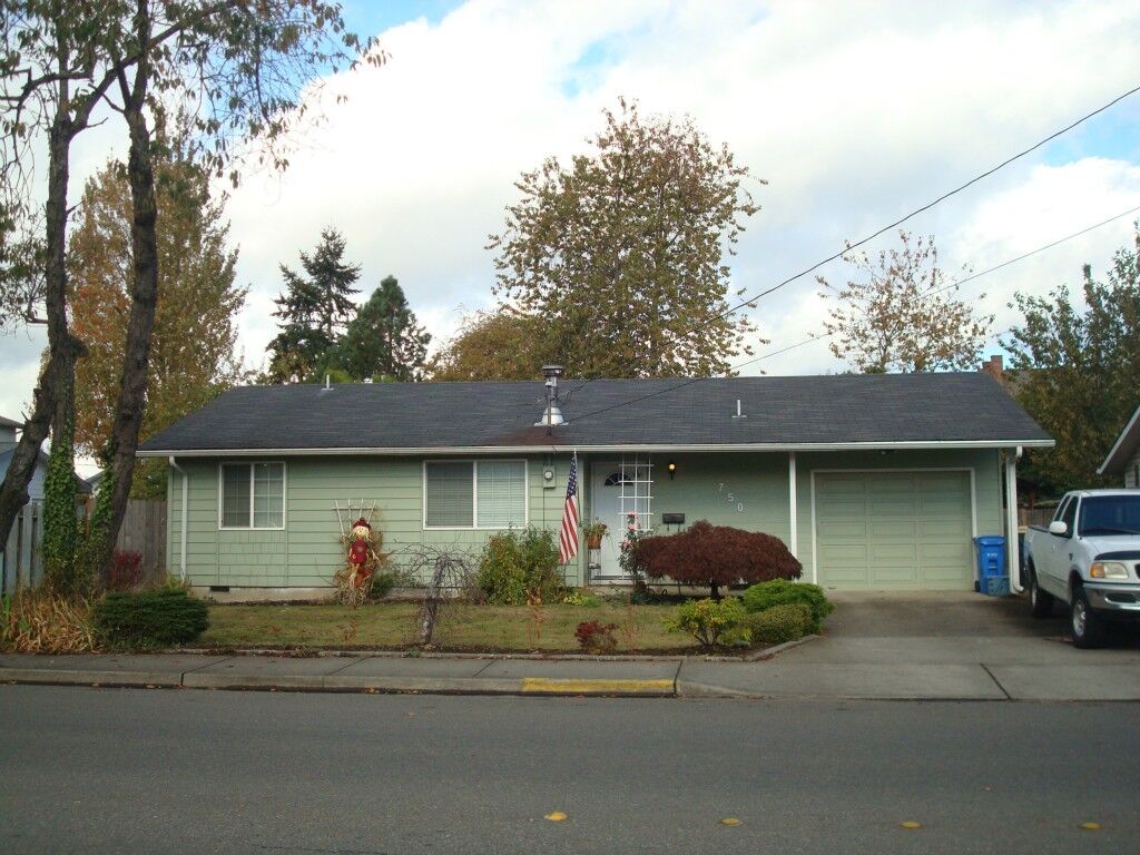 Property Photo: 750 NW West St WA 98532
