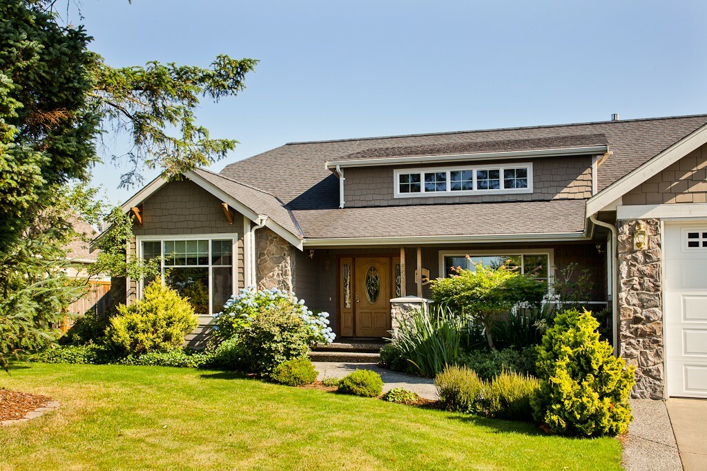 Property Photo: 852 W Park Dr WA 98264