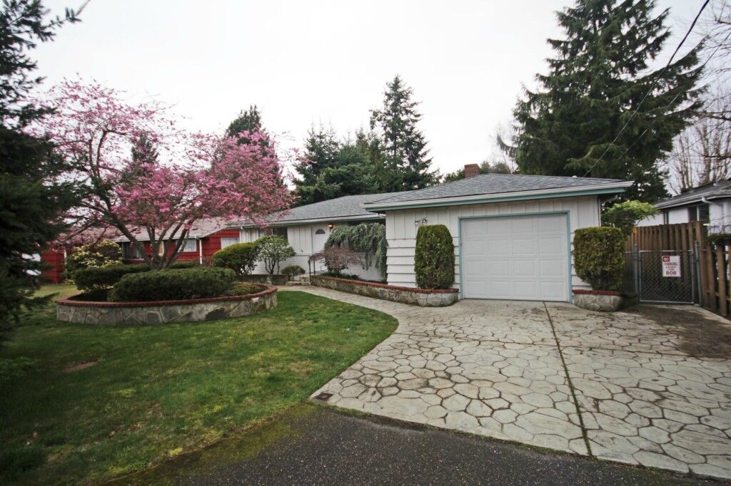 Property Photo:  626 SW 134 St  WA 98146 