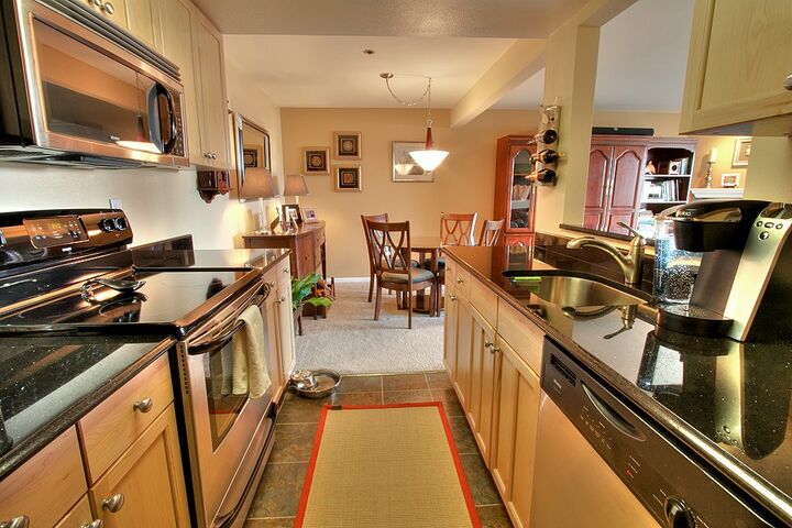 Property Photo:  1522 NE 175th St 308  WA 98155 