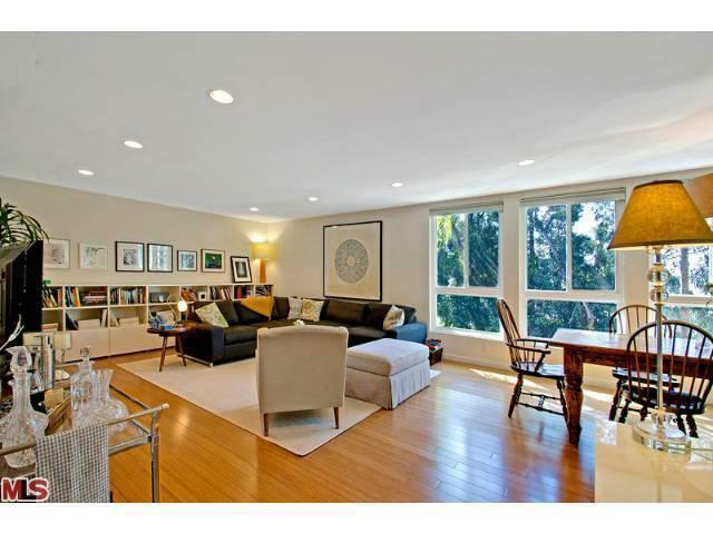 Property Photo:  4407 Francis Ave 307  CA 90005 