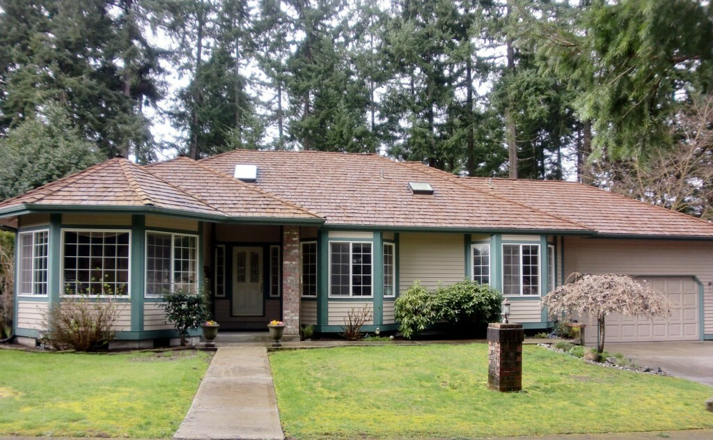 Property Photo: 6806 65th Ave W WA 98499