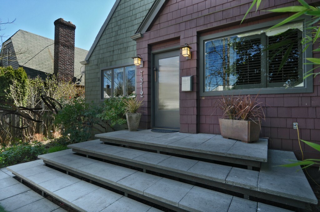 Property Photo:  7312 Keen Wy N  WA 98103 
