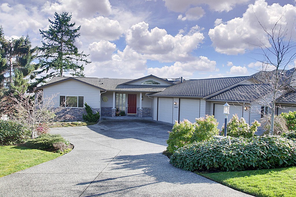 Property Photo: 2440 Hillis Dr WA 98260