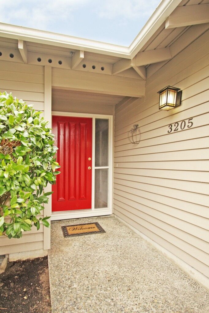 Property Photo:  3205 168th Ave NE  WA 98008 