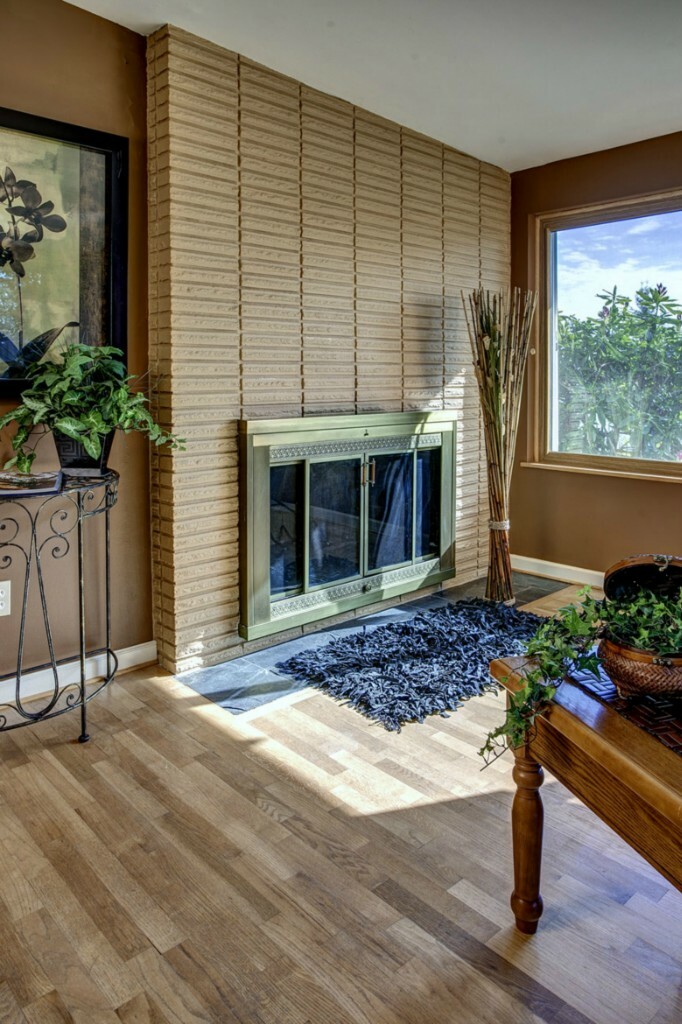 Property Photo: 1811 128th Ave SE WA 98005