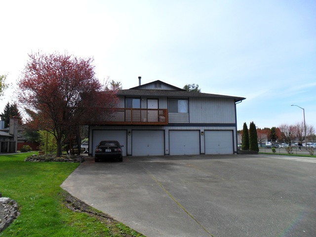 Property Photo:  3030 I St NE  WA 98002 